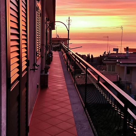 La Perla Apartment Taormina Bagian luar foto