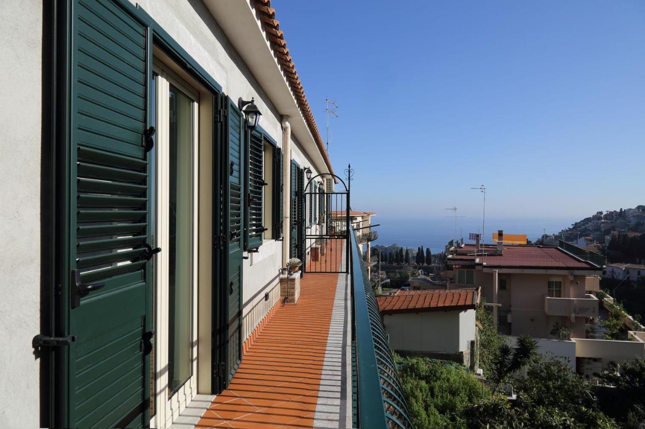 La Perla Apartment Taormina Bagian luar foto