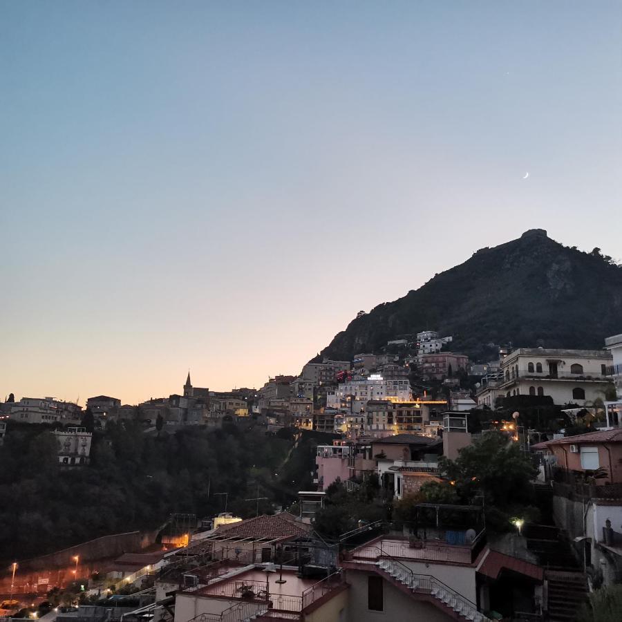 La Perla Apartment Taormina Bagian luar foto
